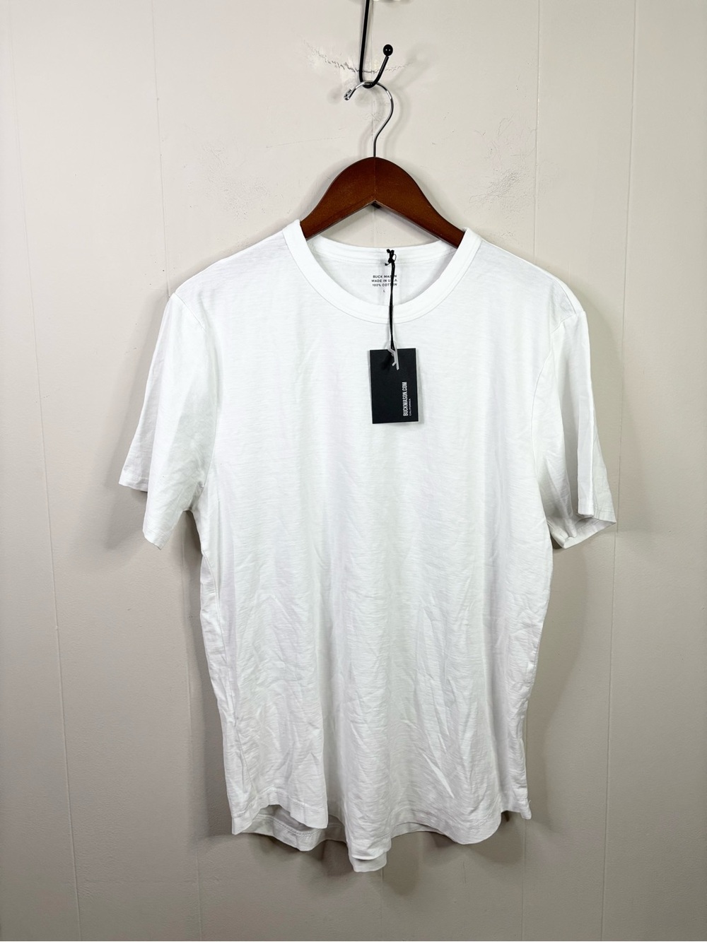 Buck Mason white curved hem toughknit tee shirt size L new men’s